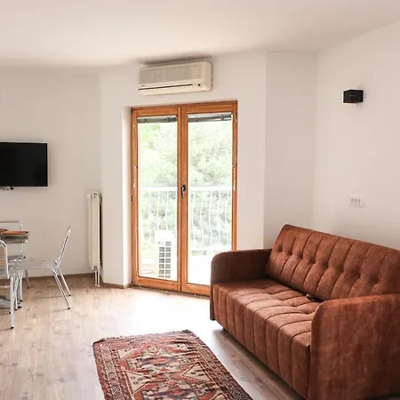 Katrca Bezigrad * Liubliana